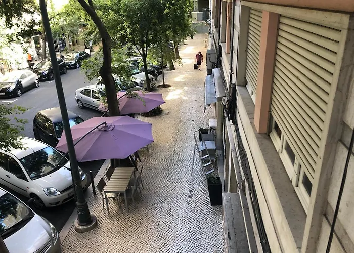 99 Flowers Flat بيت ضيافة *